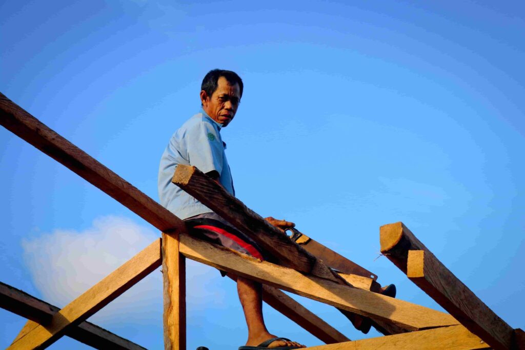 Roof Pitch Calculator for Roofing Construction